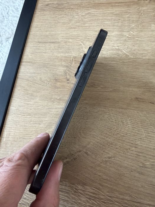 Продавам iphone 16 pro max