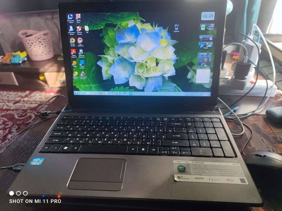 продам ноутбук Acer в хорош сос Core i 3