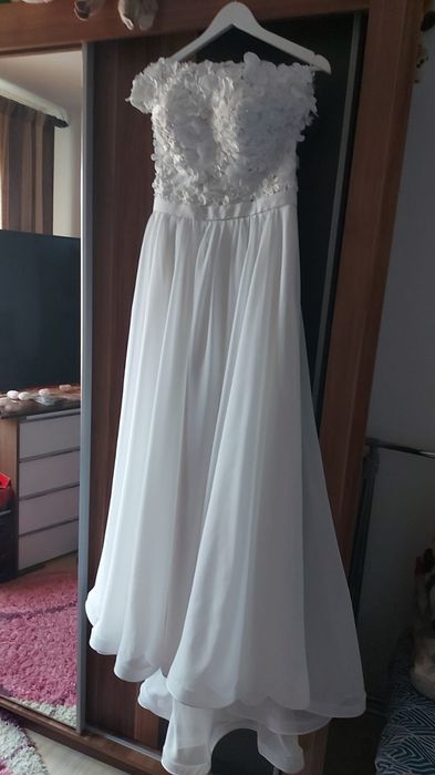 Vand rochie mireasa