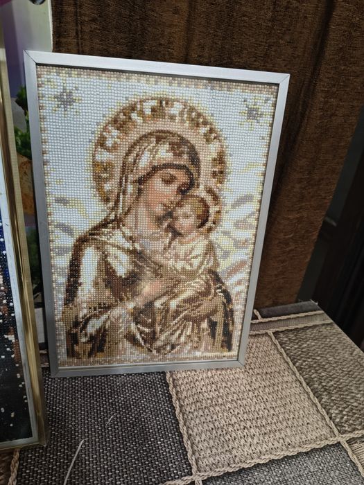 Se vând goblenuri de diamant(prețul din anunț este pentru amândouă)