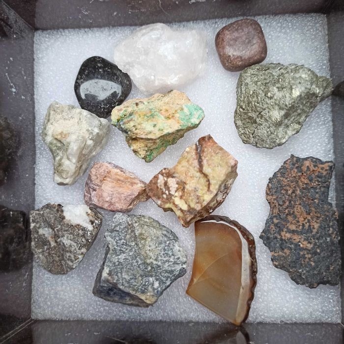 Minerale de la comorile pământul