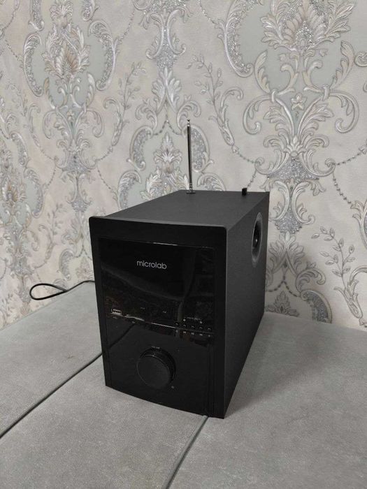 Компьютерная акустика Microlab M-700V 5.1 на запчасти или ремонт