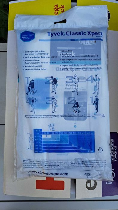 Echipament de protectie/Costum de protectie radioactiv / biologic / vopsitorie / Tyvek DuPont CHF5 Classic Xpert Cat.III / DuPont Proshield 10 CHF5