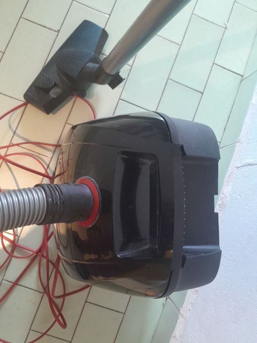 Прахосмукачка с торба Bosch