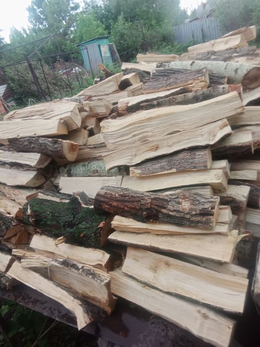 Дрова абсолютно сухая и уголь полные в мешкахНаходимся в центре города