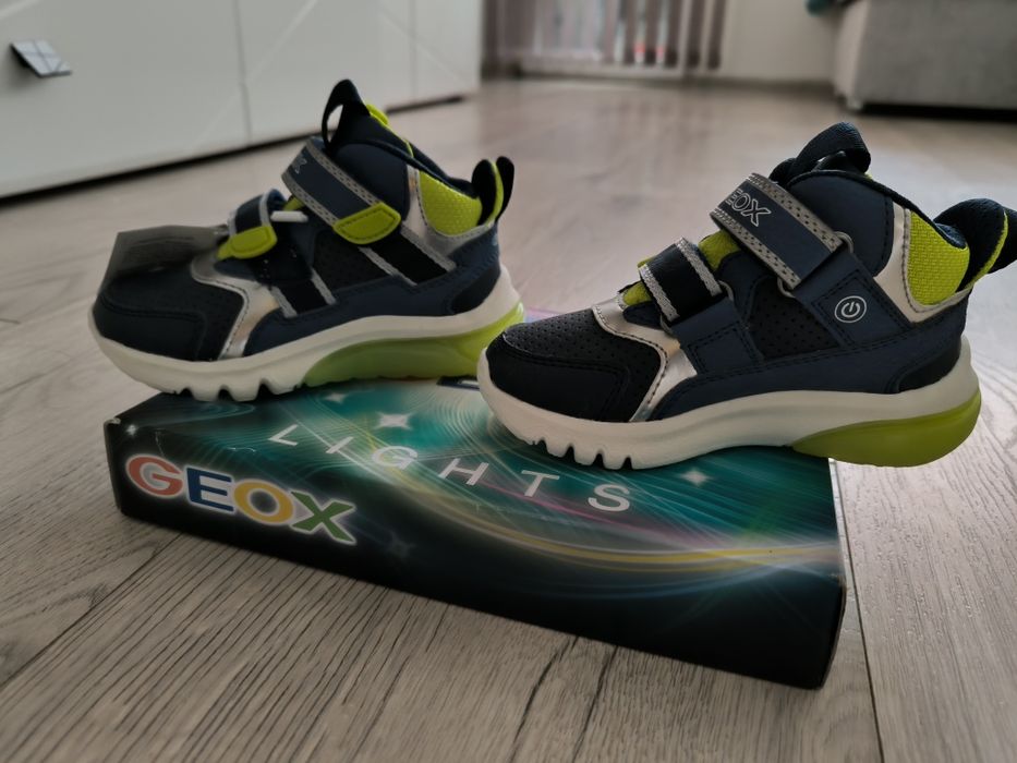 GEOX светещи обувки/ момче