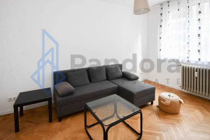 Двустаен апартамент под наем в кв. Изток