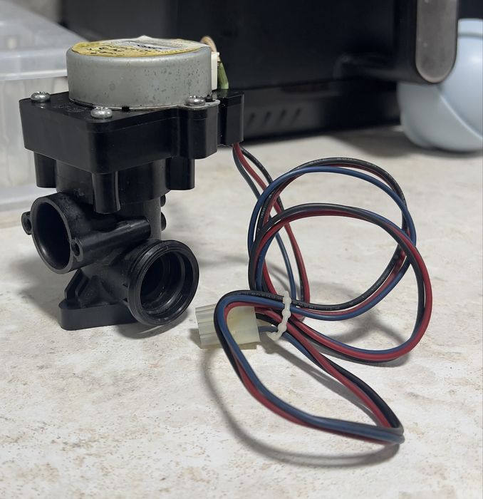 Продам трехходовой клапан , котел навьен айс