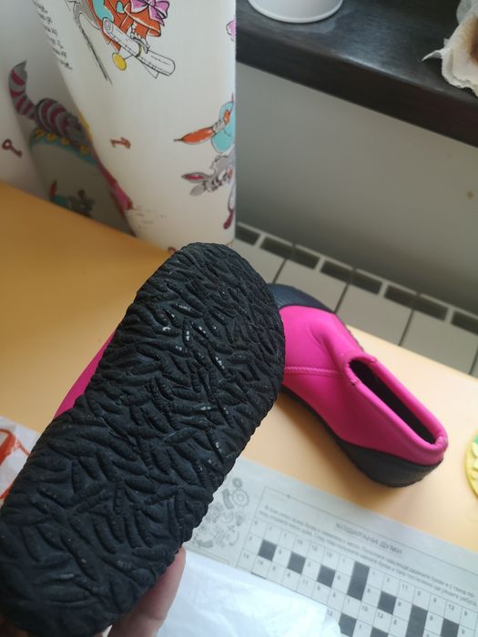 Детски обувки за море. За камъни