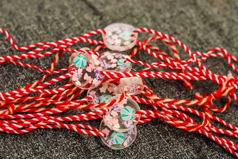 Ръчно изработени мартеници