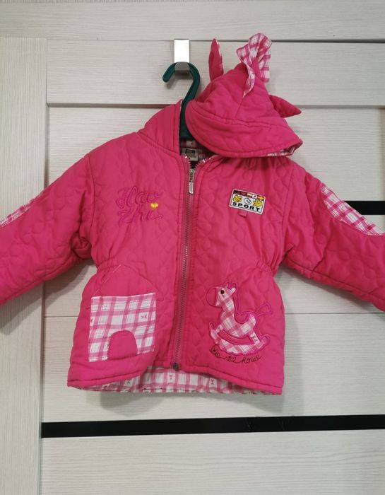 Продам курточку на малышей