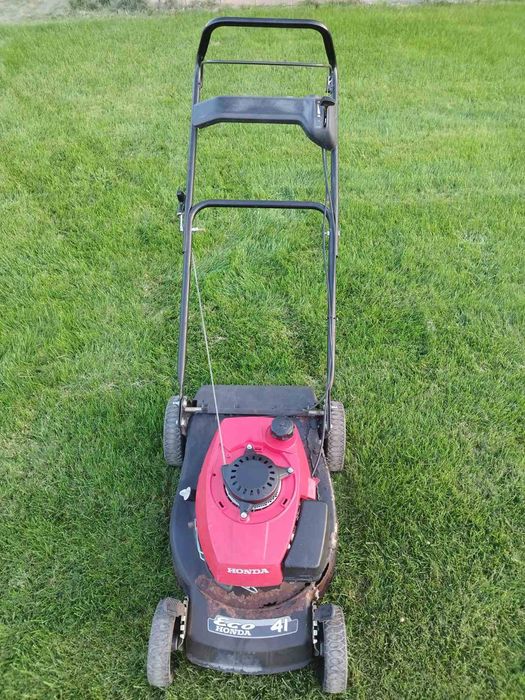 Бензинова косачка Honda