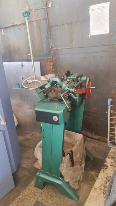 Vand keturi , masini cusut, butoniere , nasturi.