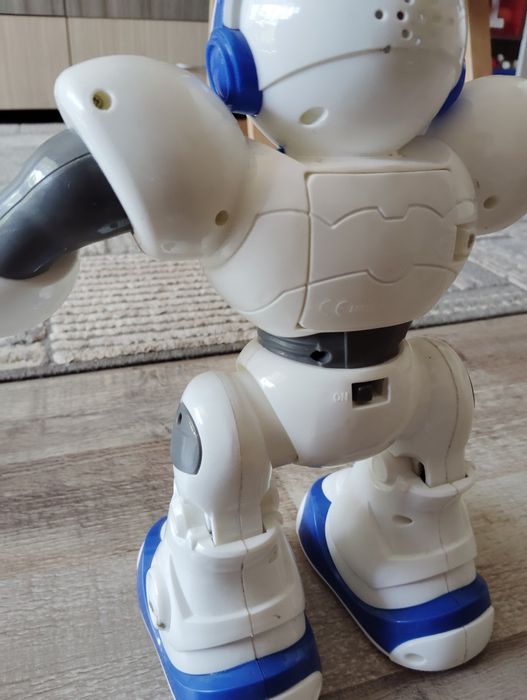 Robot de jucărie.