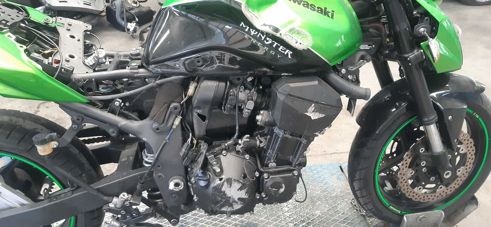 Мотоциклет кавазаки Z 750(Kawasaki Z 750)-на Части
