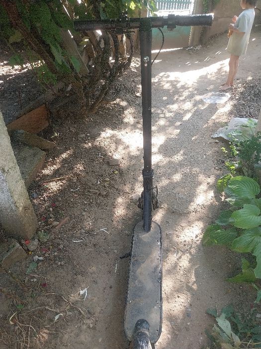 Trotinetă electrică OZO OZ-85 pentru piese / defectă E5