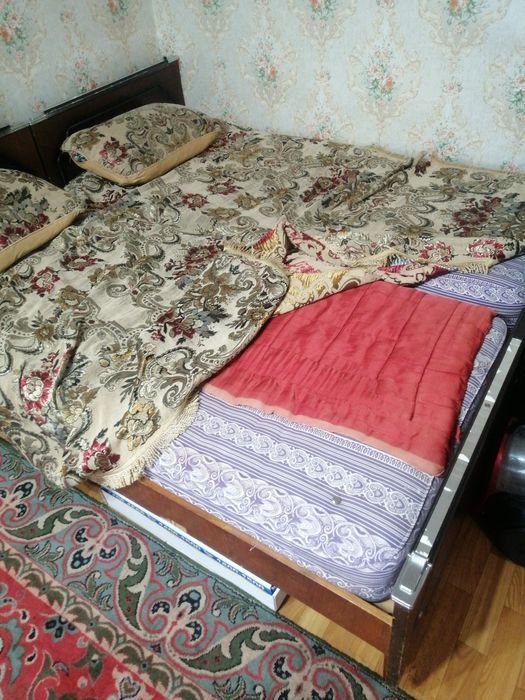 Кровати 1,5 с матрасами