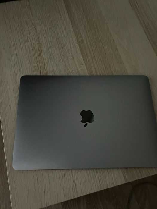 MacBook Air M1 8/256GB