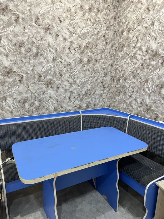 Кухонный шкаф со столом