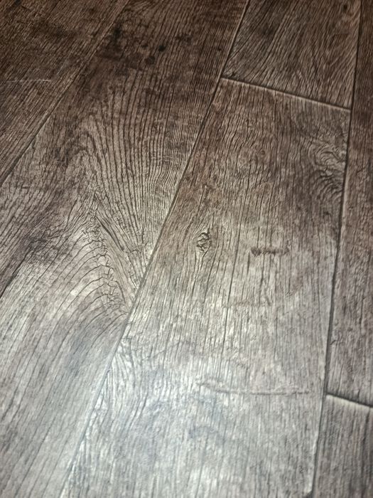 Продам линолеум под ламинат