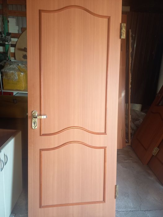 Продам межкомнатные двери