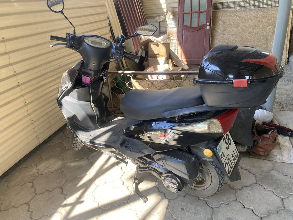 Продам скутер Nomad M12. 125 куб