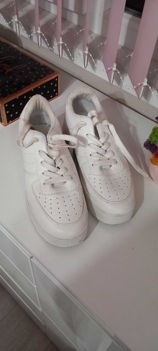 Обувки, маратонки,ботуши,сандали