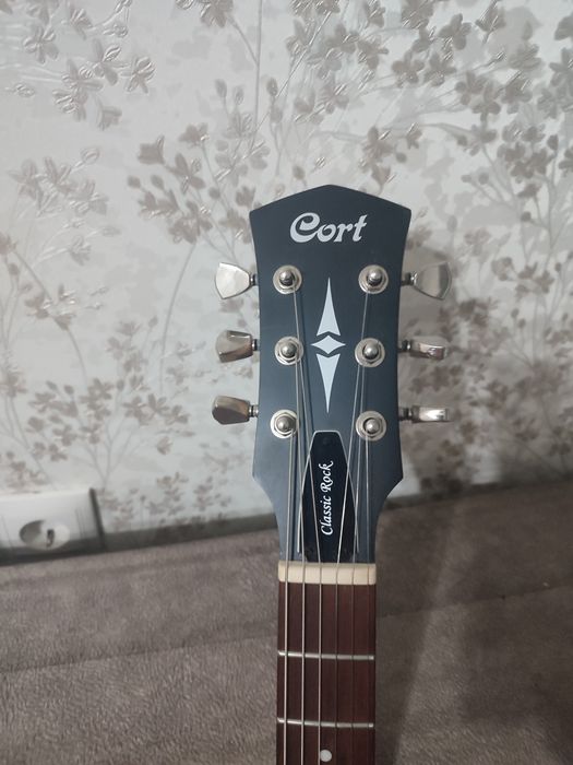 Электрогитара Cort CR100