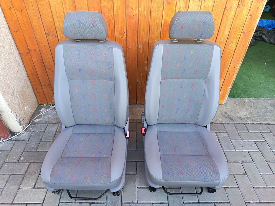 Scaune și banchete Vw Transporter T5 T6 (scaun șofer, bancheta  și scaun pasager, rândul din mijloc, bancheta spate, prinderi podea