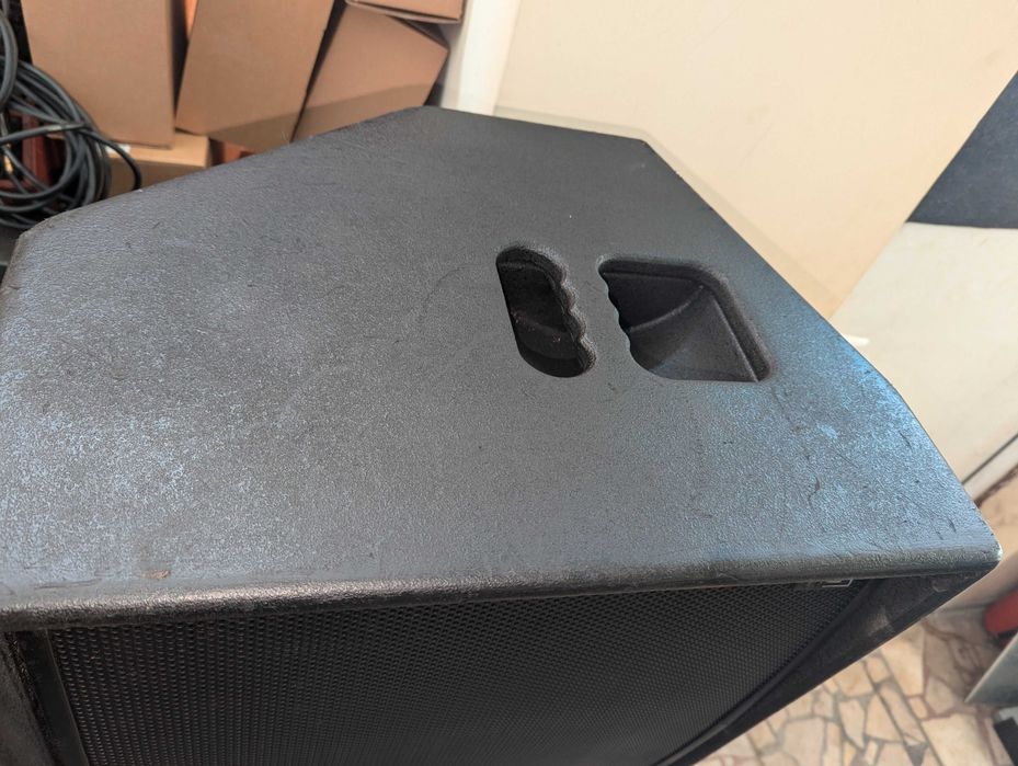 2x Martin Audio LE400B 15"/1"