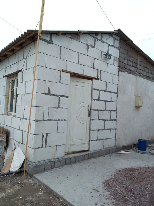 Уч хонали ховли Уй сотилади