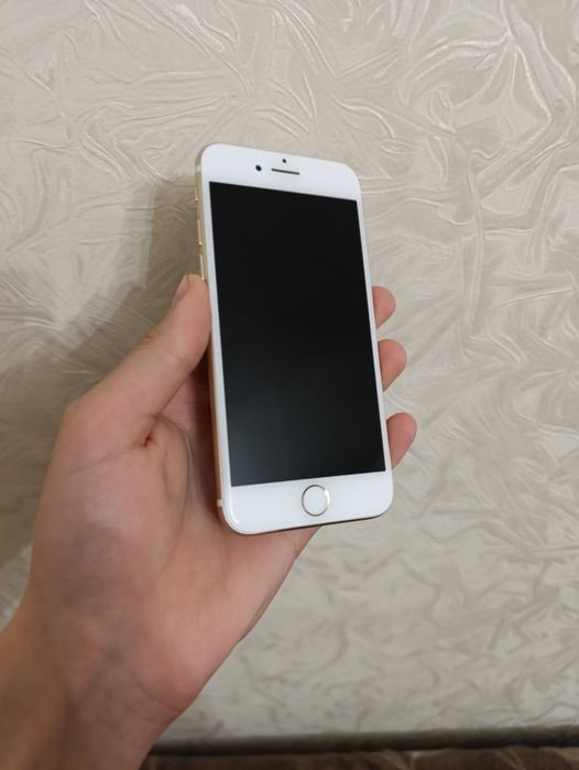 Продам iPhone 7  идеал