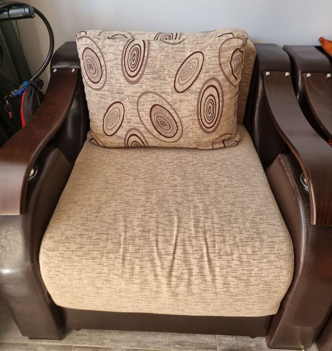 2 fotolii cu lada, stare ff bună.