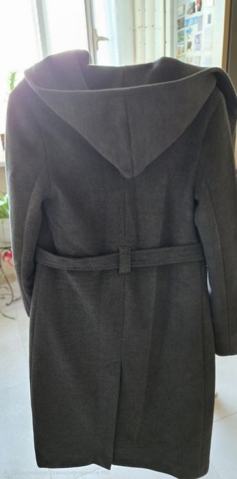 Пальто с капюшоном демисезонное