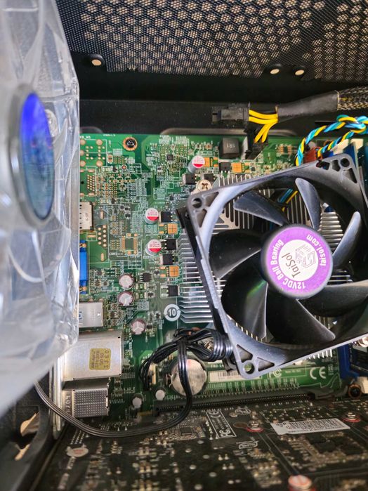 Unitate PC  8GB RAM, placa NVIDIA GEFORCE GTX 970 sursa  Corsair 600w