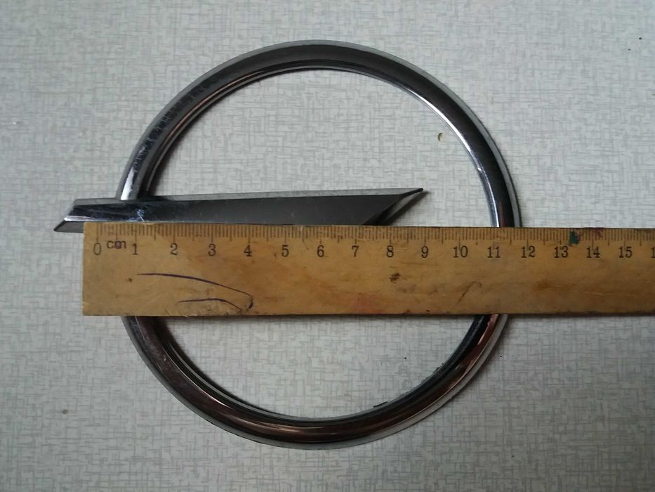Продам эмблему на opel