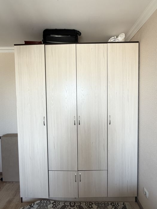Продам шкаф и прихожую