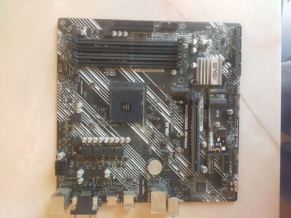 Материнская плата AM4 b550