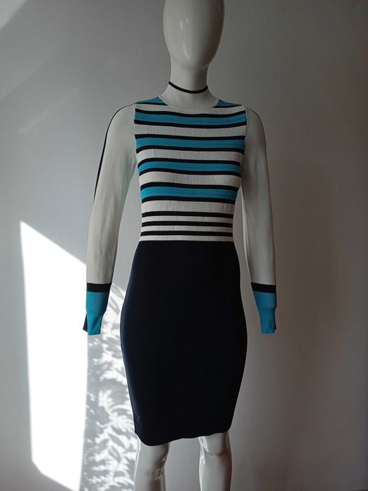 Rochie noua Karen Millen