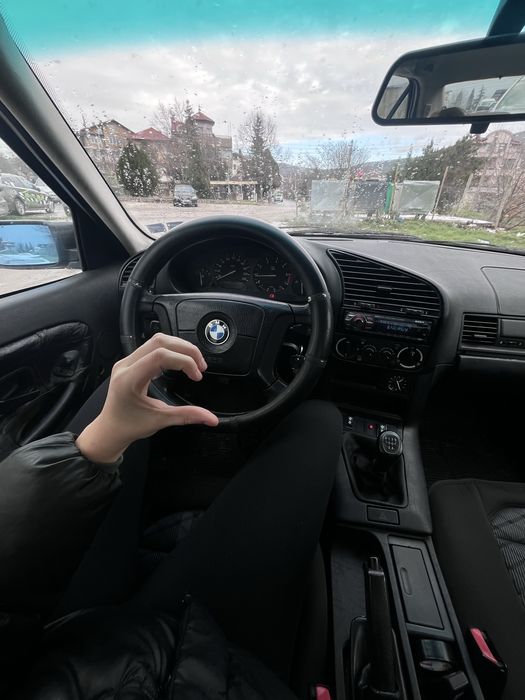 Продавам e36 316i