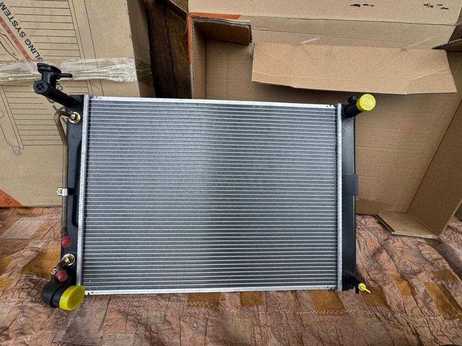 Радиатор  LEXUS RX330