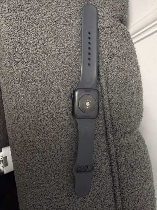 СРОЧНО продам Aplle Watch SE