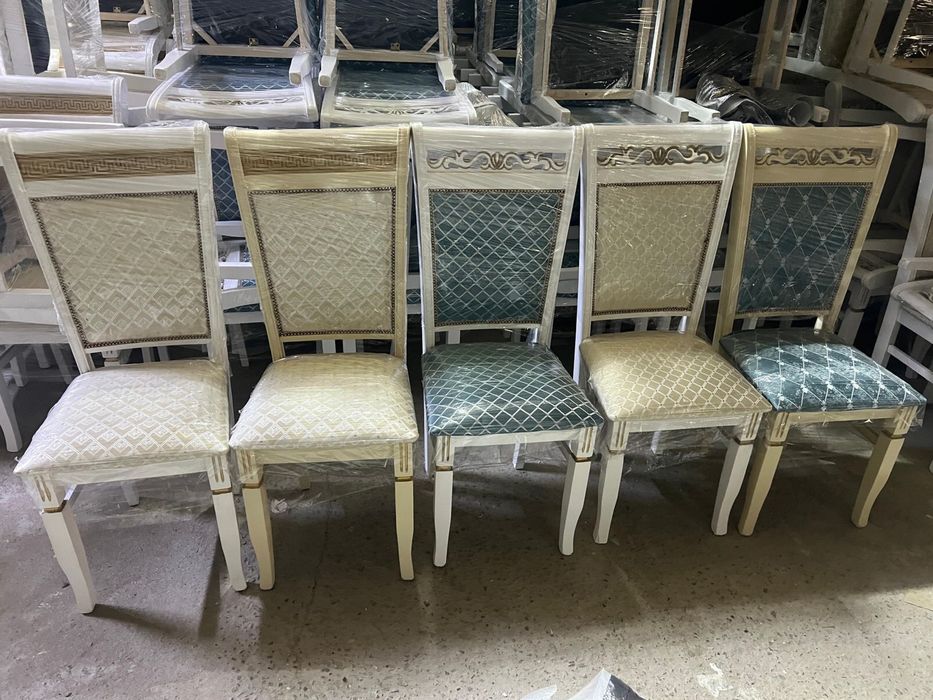 Стол и стулья комплект