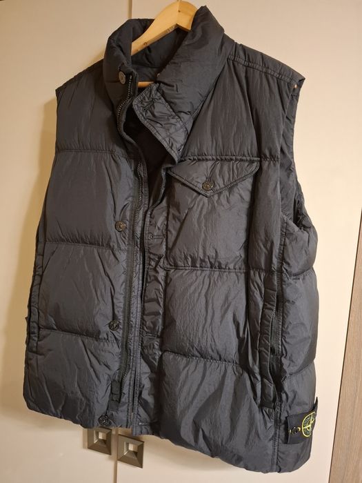 Vând vestă Stone Island