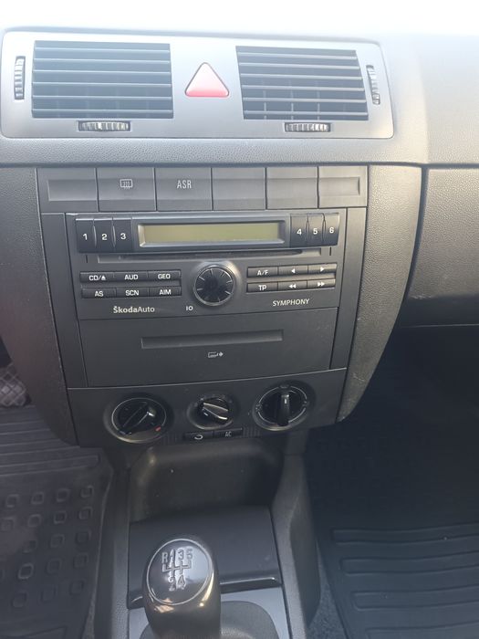 Vând skoda fabia