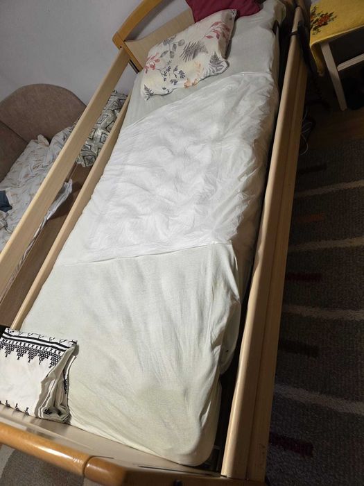 Vand pat spital medical electric, cu saltea Jysk, saltea antiescare, scaun cu rotile
