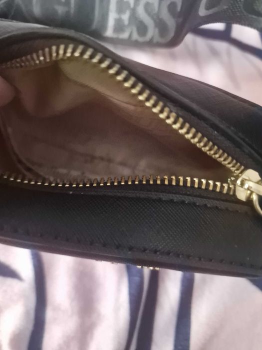 Малка чанта Guess