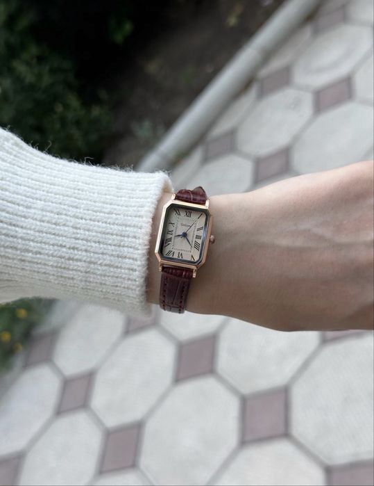 Наручные минималистичные часы