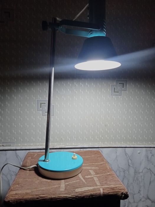 Советская настолная лампа (светильник).