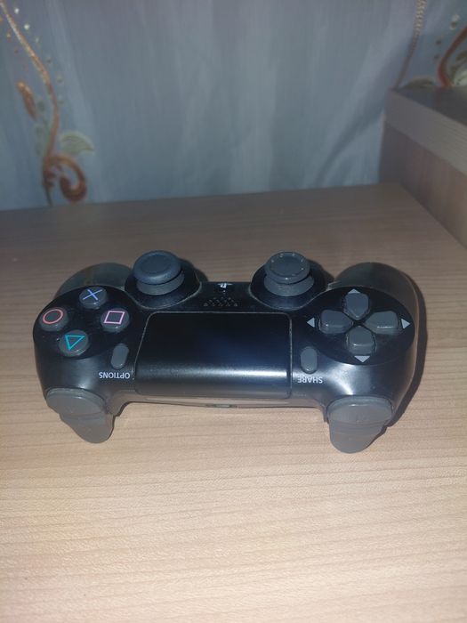Vând manetă de PS4